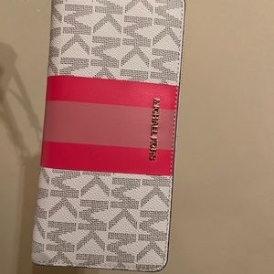 Brand New Michael Kors Center Stripe White & Pink Hibiscus Large Zippered Wallet